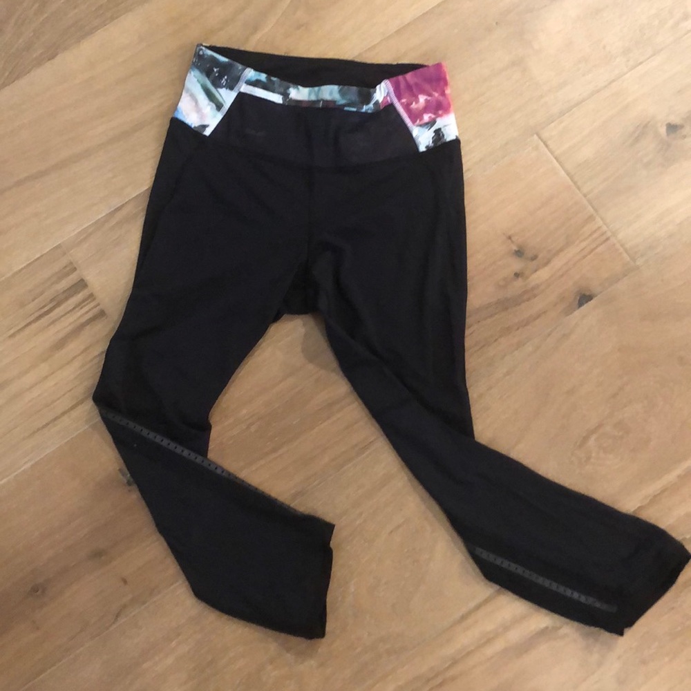 Lululemon crop leggings. Size 4.